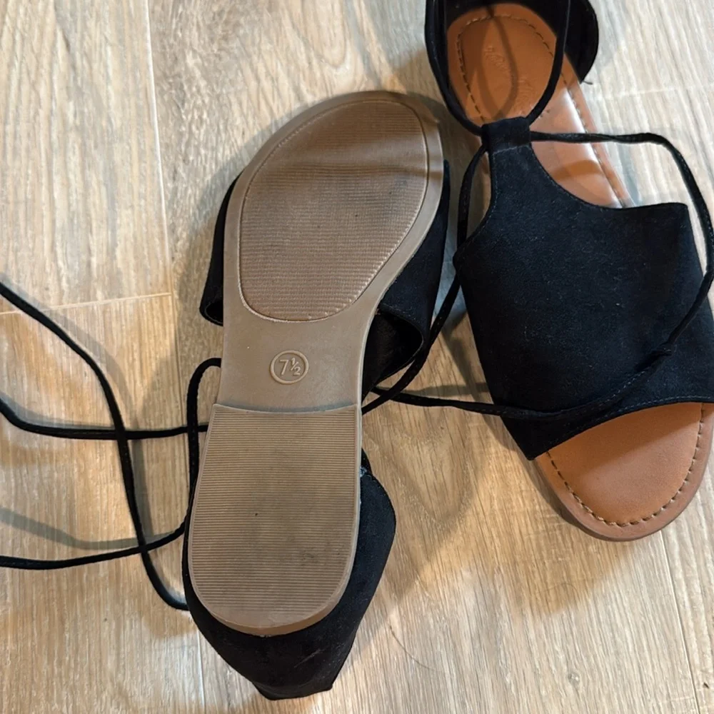 Black Strappy Sandals size 7.5 - Picture 3 of 3